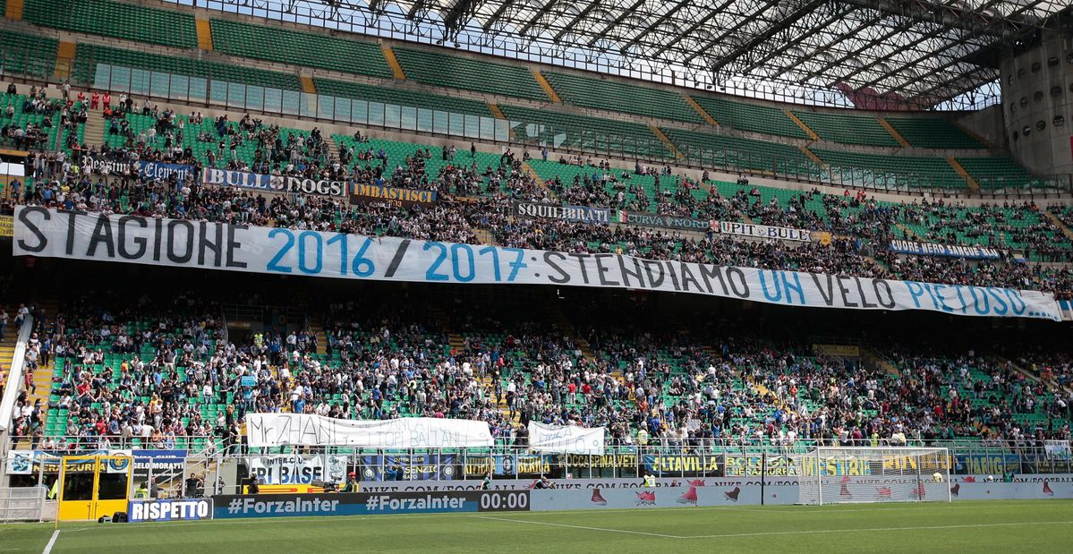 Boze Inter-fans peren hem tijdens de pot en gaan eten