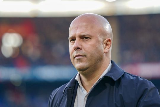 Arne Slot ziet kansen tegen Ajax, maar 'wil vooral dat de aanhang de ploeg ondersteunt'