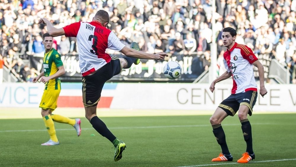 Dom eigen doelpunt Van Beek doodsteek voor Feyenoord