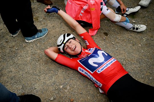 Annemiek van Vleuten wint Vuelta voor 3e keer op rij na geweldige slotetappe