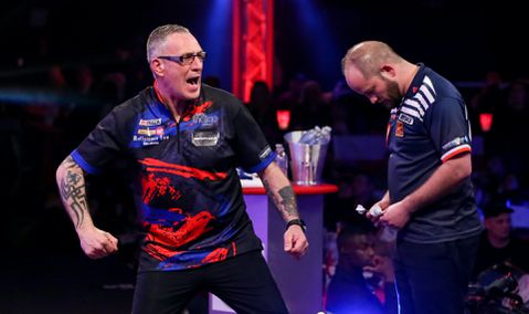 Veenstra-beul Neil Duff wereldkampioen op Lakeside na ongekende jojopartij