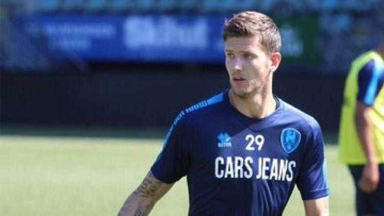 Michiel Kramer traint mee met ADO Den Haag: 'Dat kunstgras heb ik niet gemist'