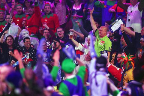 Superhandig! Alle opkomstnummers van WK Darts 2022 in 1 Spotify-lijst