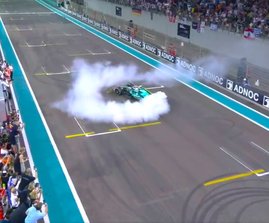 🍩 | F1 Abu Dhabi: legendarische Vettel neemt afscheid met 10e plek én deze donuts
