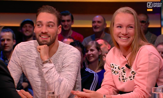 Bertens mocht gespierde lichaam van Nuis niet zien (video)