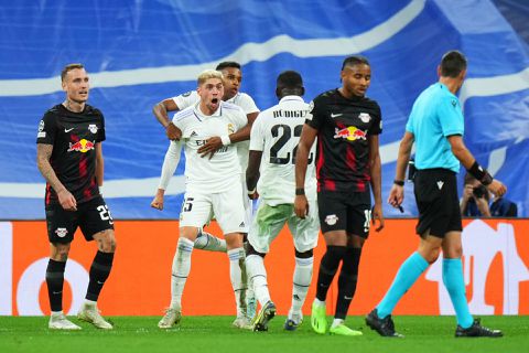 Heerlijke koninklijke goals leveren titelhouder Real Madrid de zege op tegen sterk RB Leipzig