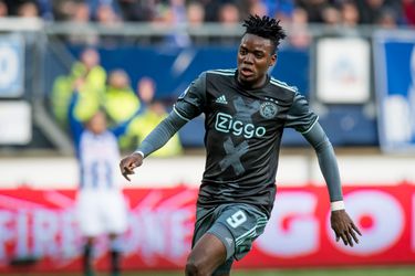 Traoré vervangt Kluivert in de Ajax-basis