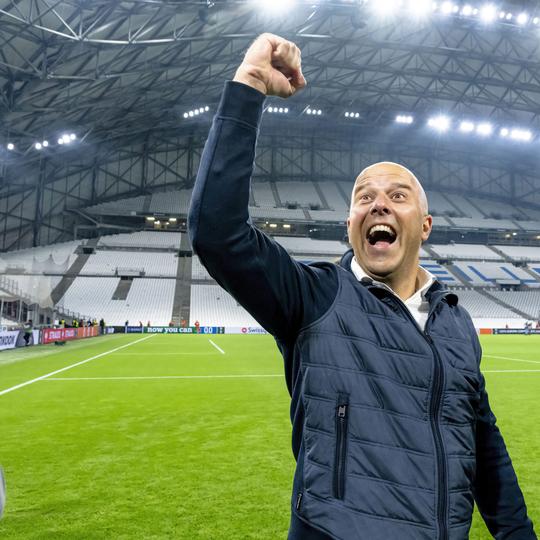 Nederlandse kranten lyrisch over 'volwassen' Feyenoord: 'Ze tellen weer mee in Europa'