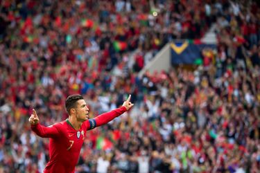 Bernardo Silva kijkt niet raar op van drie goals Ronaldo: 'Raken eraan gewend'