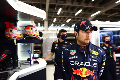 10 jaar na zijn 1e podium pakt Pérez nu 1e pole: Red Bull gaat hem flink belonen