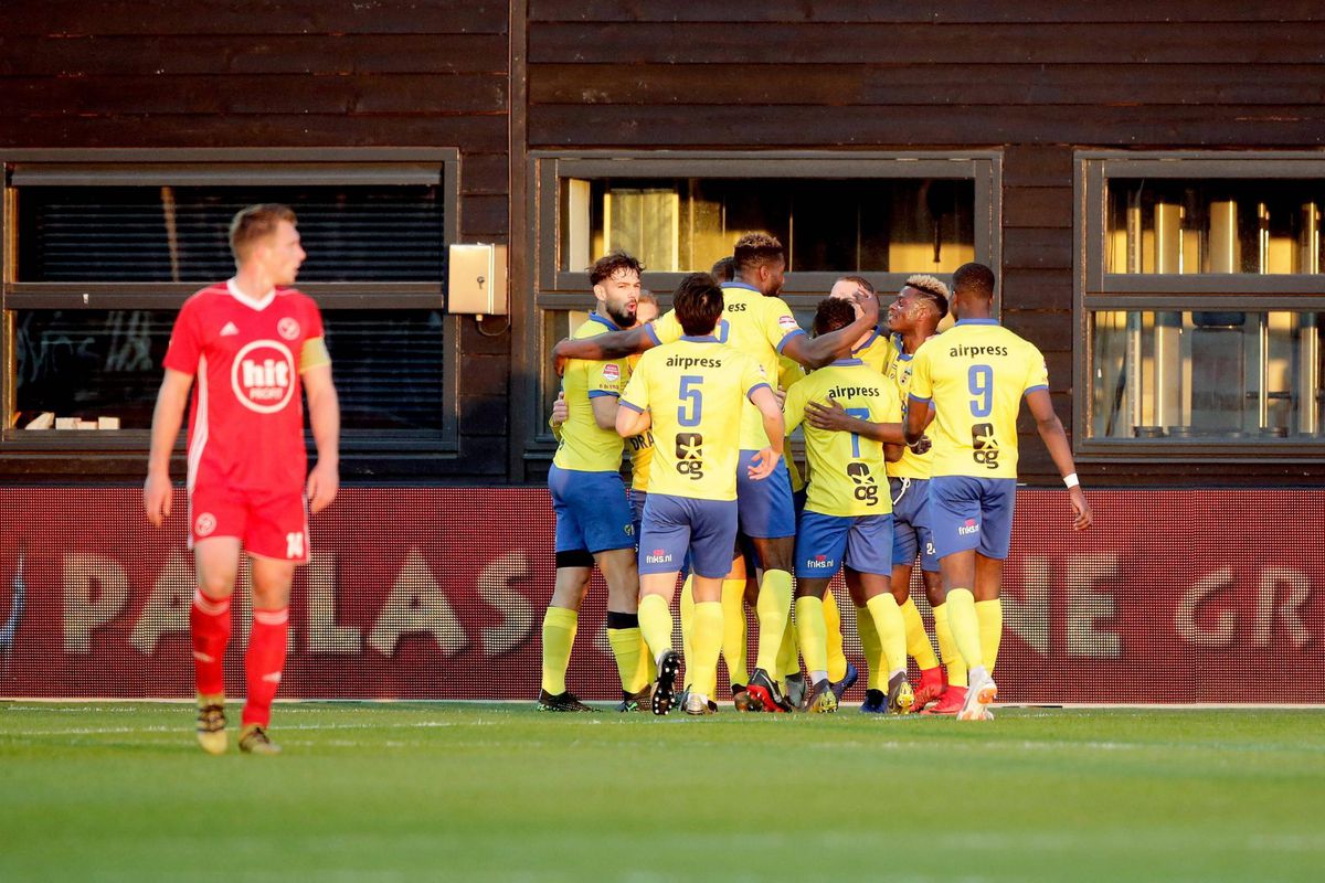 Keepersfouten Almere dodelijk bij promotieplay-offs tegen Cambuur