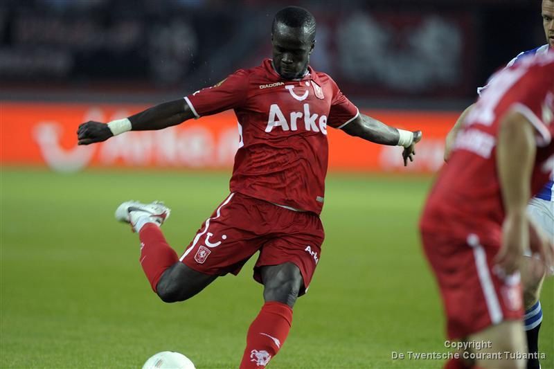 FC Twente hoopt dat Tiote voor meer dan 4,5 miljoen euro wordt verkocht