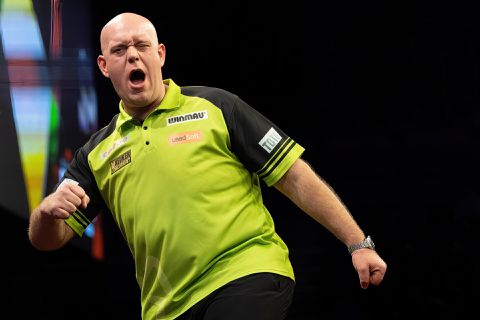 Van Gerwen prees Dobey na PL-kwartfinale: 'Het is leuker zodra hij ook goed gooit'