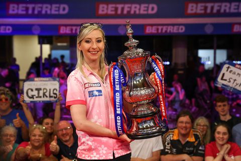 🎥 | Sherrock prijst De Graaf na historische World Matchplay-winst: 'Ze geeft nooit op'