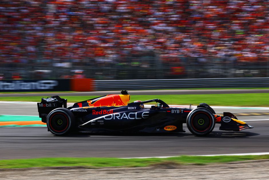 Daar is het record! Fenomenale Max Verstappen pakt in Italië zijn 10e zege op rij
