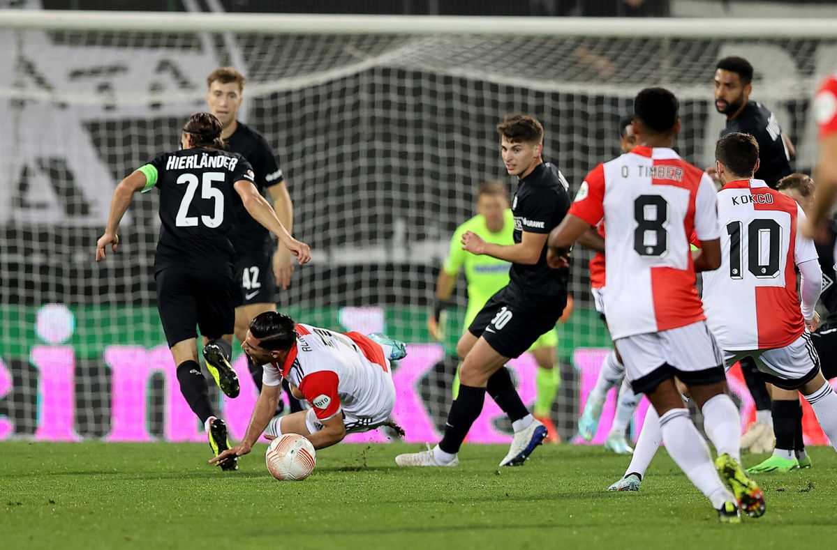 Feyenoord maakt grote kansen niet af en krijgt Oostenrijkse deksel op de neus in extra tijd