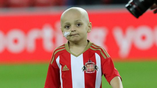 Doodzieke 5-jarige Sunderland-fan krijgt al 11.000 kerstkaarten