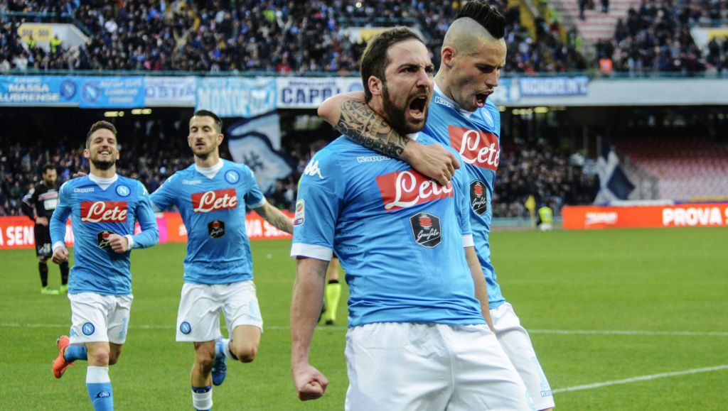 Napoli en Juventus maken geen fout tegen laagvliegers