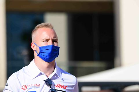 Positie van Russische Haas-coureur Nikita Mazepin onder druk door oorlog: 'Geen garanties'