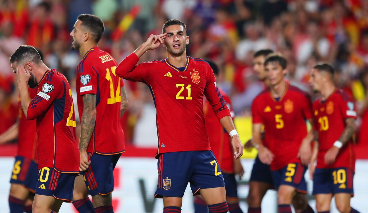 🎥 | Doelpuntrijke avond bij de EK-kwalificatiewedstrijden voor het EK: Spanje met 6-klapper tegen Cyprus