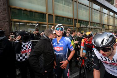 Mathieu van der Poel superblij na winst Milaan-San Remo: 'Iedereen wil deze winnen'