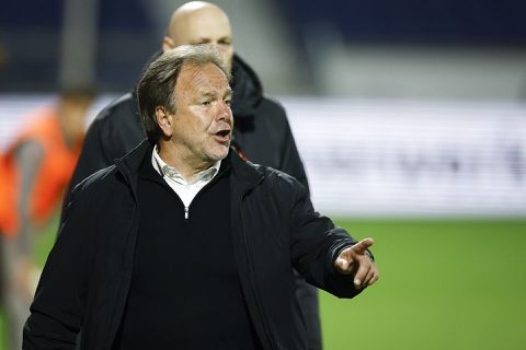 Pissige Mike Snoei niet blij met opmerking ESPN-verslaggever: 'Je kan grappig doen'