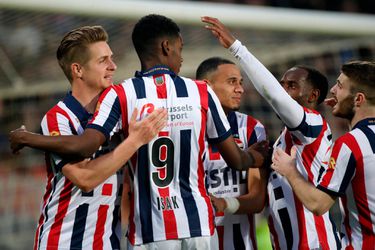 Wauw: Specialist Isak schrijft geschiedenis in Eredivisie met 3 benutte penalty's tegen Fortuna