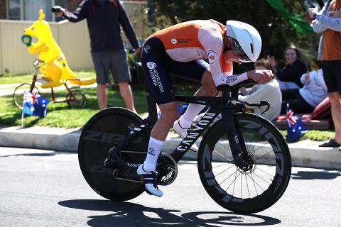 Update over Van Vleuten: breukje in elleboog, maar WK nog niet voorbij