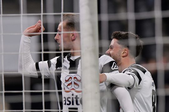Triple-1! Kaj Sierhuis prikt het enige doelpunt tegen FC Utrecht binnen: 3 punten