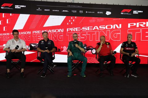 Toto Wolff komt met bizarre anekdote over Ferrari-baas Vasseur: 'Het was van plastic'