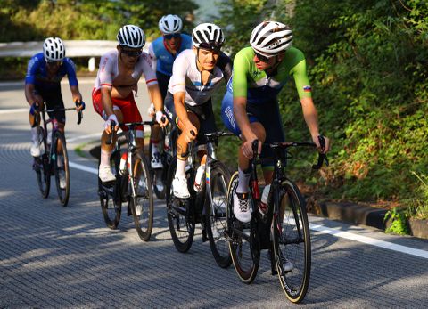 Wielertoppers Pogacar en Carapaz keren in Toscane weer terug in peloton
