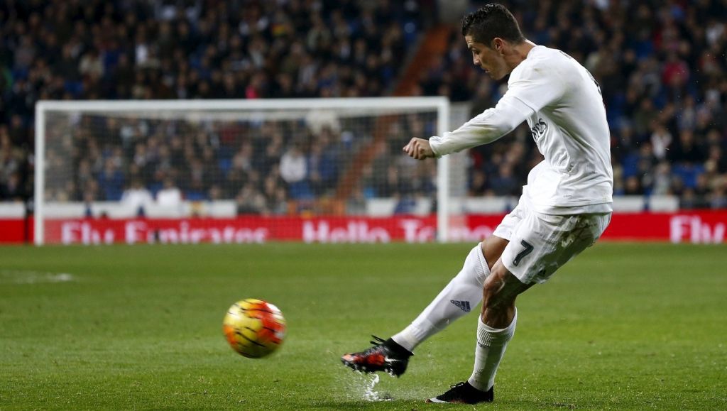 Ronaldo helpt Real met hattrick ruim langs Espanyol