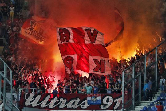 FC Twente moet ook in de toekomst telefoonnummers van fans aan politie geven