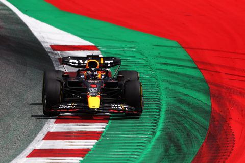 Max Verstappen pakt 3e plek in VT2: beide Ferrari's net wat sneller in Oostenrijk