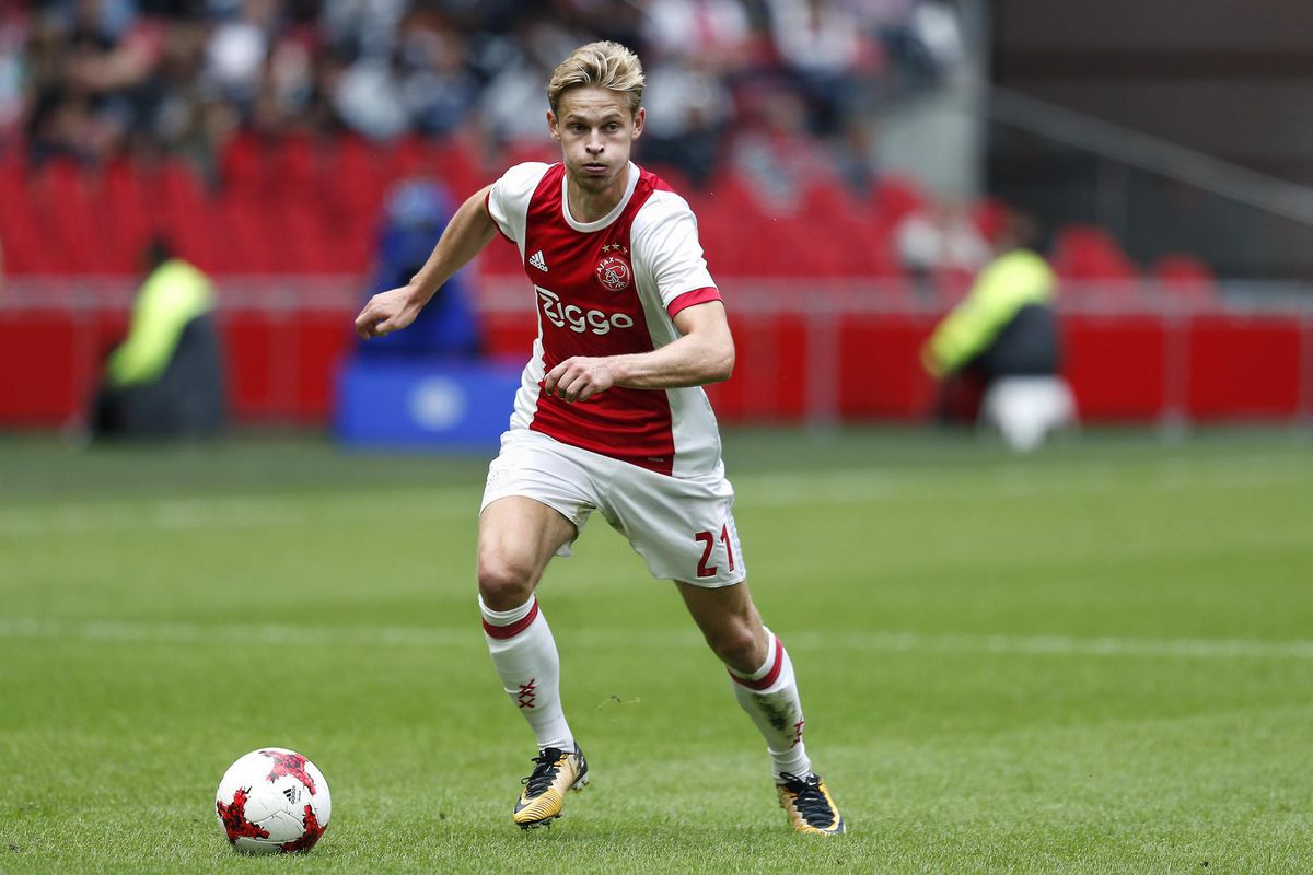 Frenkie de Jong over contractverlenging: 'Dat komt wel goed'