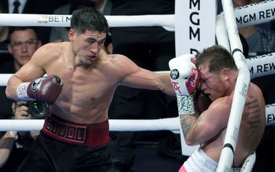 📽️​ | Grote shock! Bokser Canelo Álvarez verliest van Dmitry Bivol