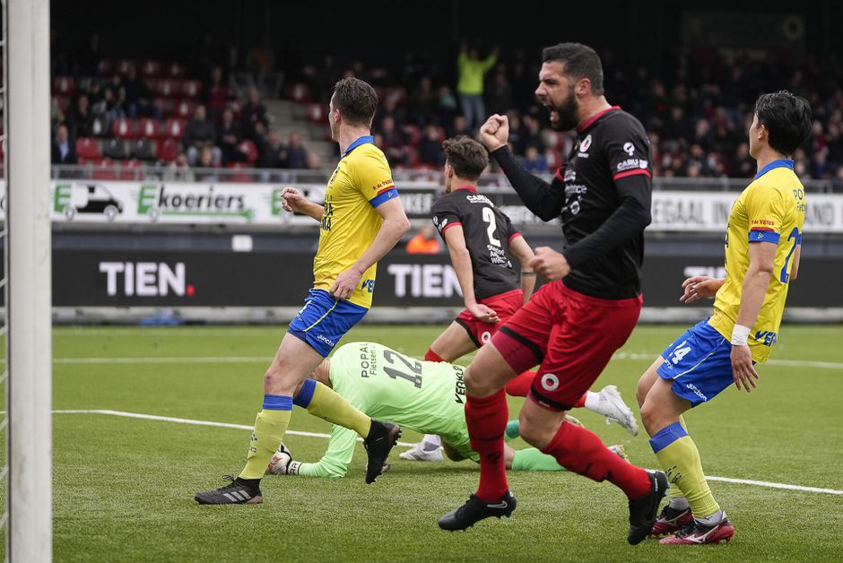Excelsior sloopt Cambuur in 30 minuten en verlaat degradatiezone