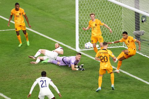 Cody Gakpo een keer belangrijk aan de andere kant van het veld: 'Dat is ook een taak'