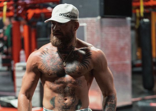 📸 | Conor McGregor heeft de afgelopen maanden flink wat uurtjes in de sportschool gezeten