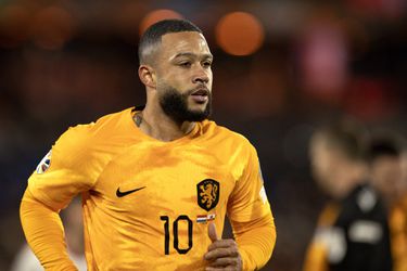 Domper voor Oranje: Memphis Depay haakt geblesseerd af voor finaleronde Nations League