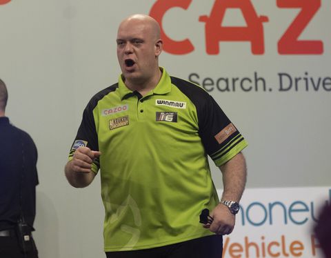 Michael van Gerwen bereidt zich voor op 8ste finale Grand Slam: 'Eerst even eten'