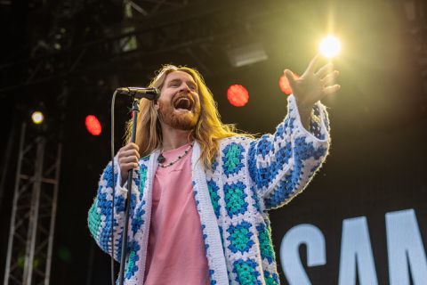 Britse songfestivalheld Sam Ryder zingt volkslied bij Grand Prix van Groot Brittannië