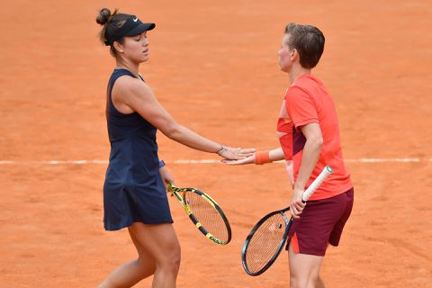 Dubbeltopper Schuurs maakt indruk op Roland Garros met zéér vlotte 1e ronde-zege