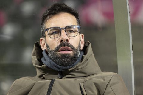 PSV zoekt trainer en Ruud van Nistelrooij zet deur op flinke kier: 'We kunnen erover praten'