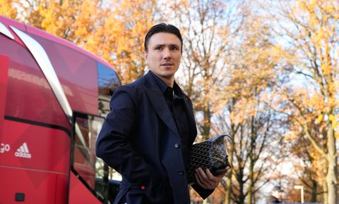 Berghuis' vrouw bevallen van dochter; Ajacied zit mogelijk op de bank tegen Willem II