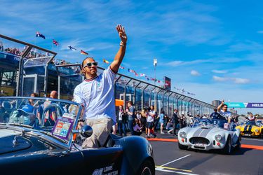 Arsenal-fan Lewis Hamilton bevestigt interesse in aankoop Chelsea: 'Oom is een grote fan'