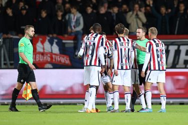 Gestaakte wedstrijd Willem II speelt 1e helft pas af ná de rust