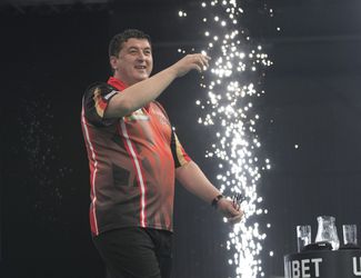 Suljovic te sterk voor Wright en heeft 1e Premier League-zege van het seizoen binnen
