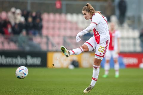 'Ongeduldig Arsenal wil zich in januari versterken met Ajax-middenveldster'