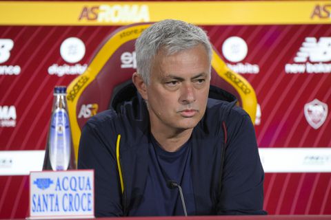 🎥 | José Mourinho is weer op oorlogspad: 'Je schijt in je broek als je mij ziet'